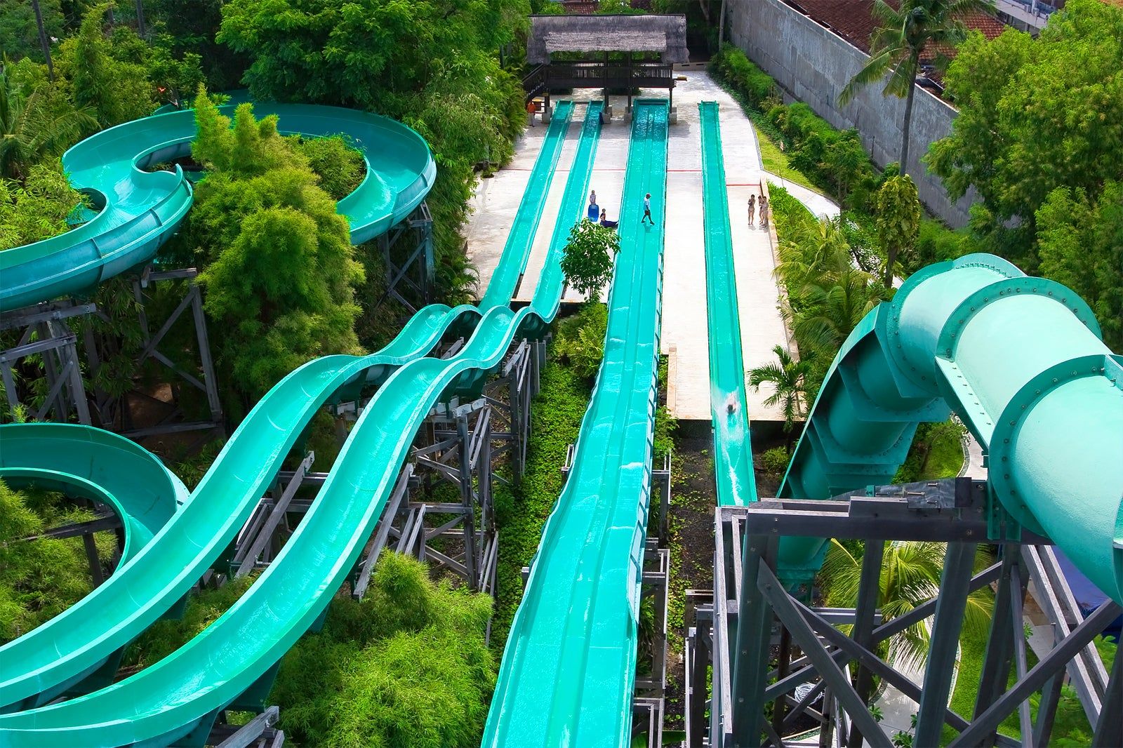 Wave pool