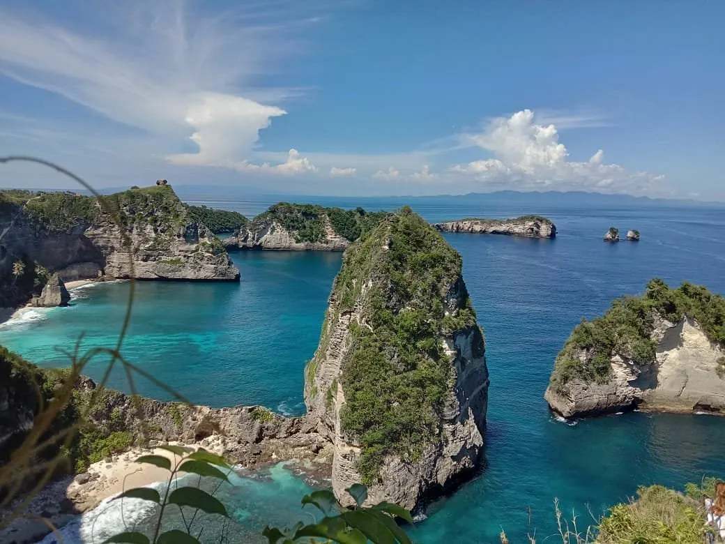 Diamond Beach limestone cliffs on Nusa Penida