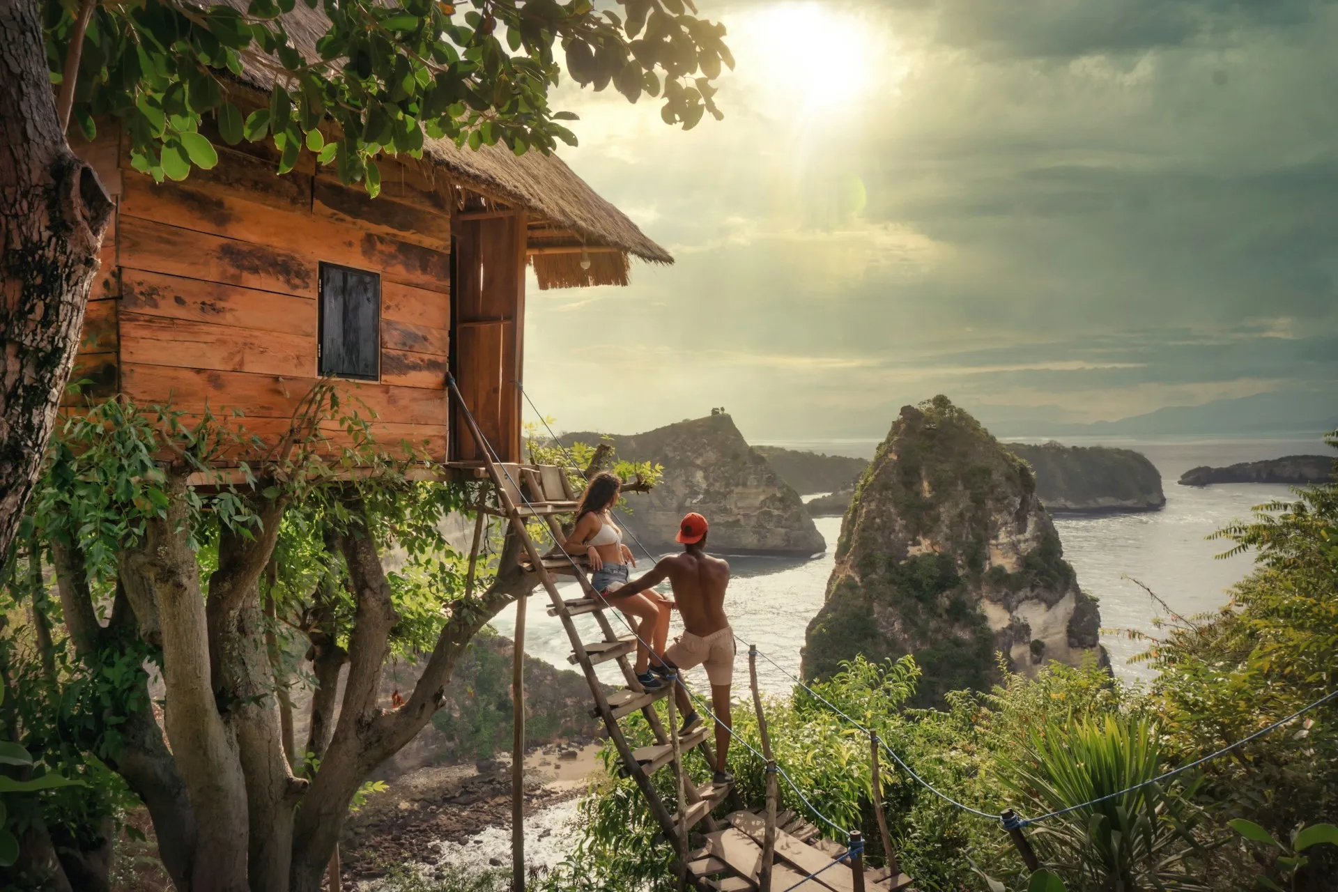 Tree house viewpoint above Nusa Penida cliffs