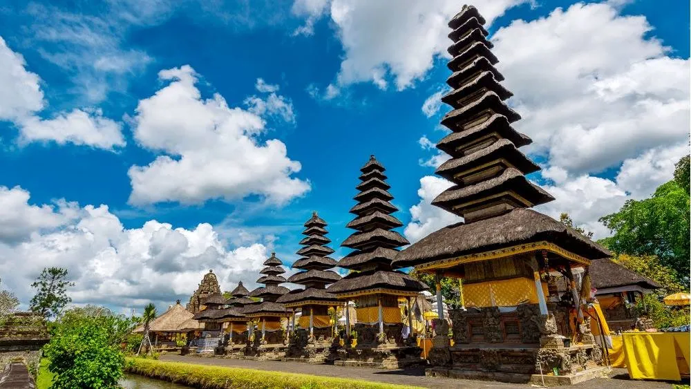 Bali Ulundanu Beratan Temple & Tanah Lot Sunset Tour
