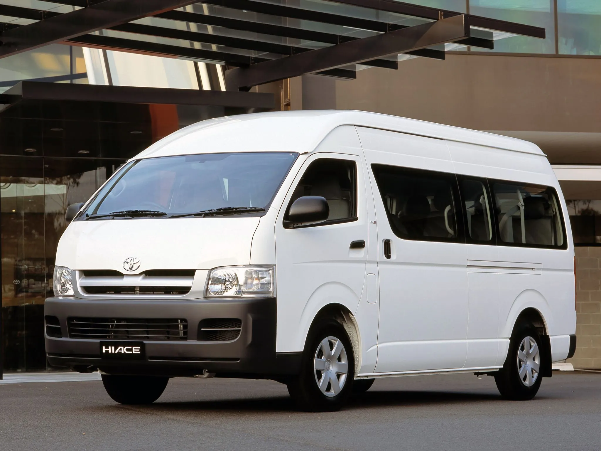 Minivan for a 10-hour hire