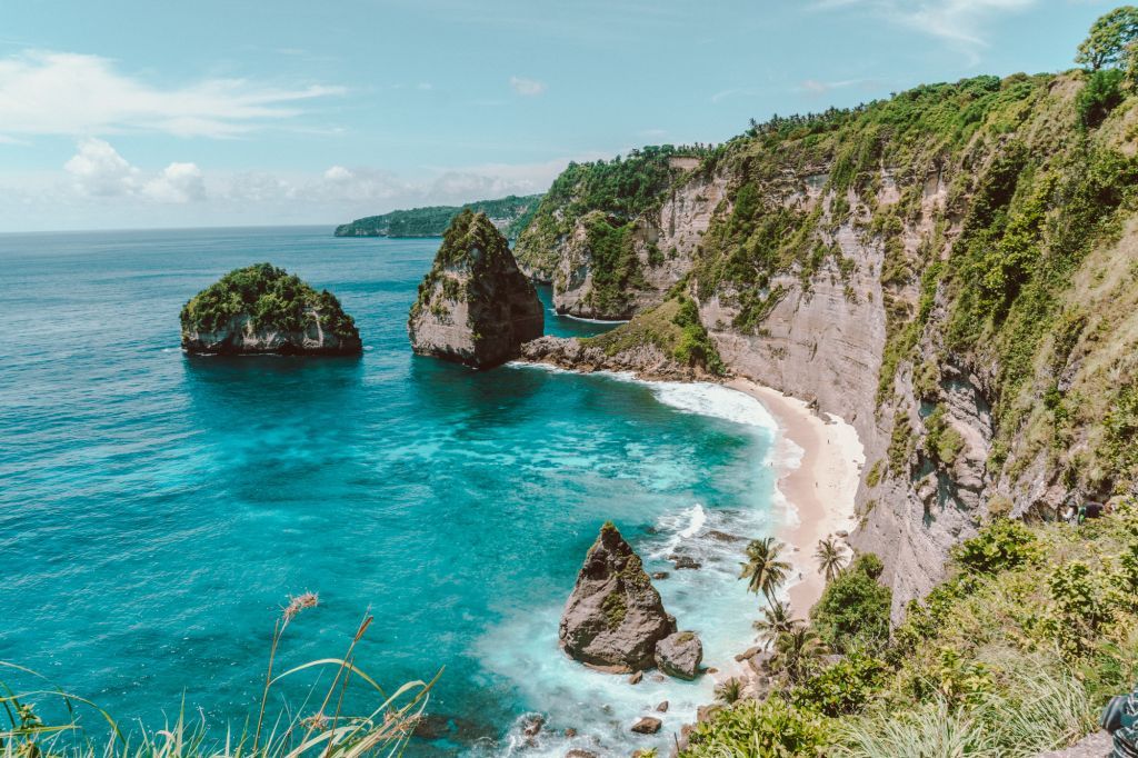 Gerbang dan taman air Bali Timur