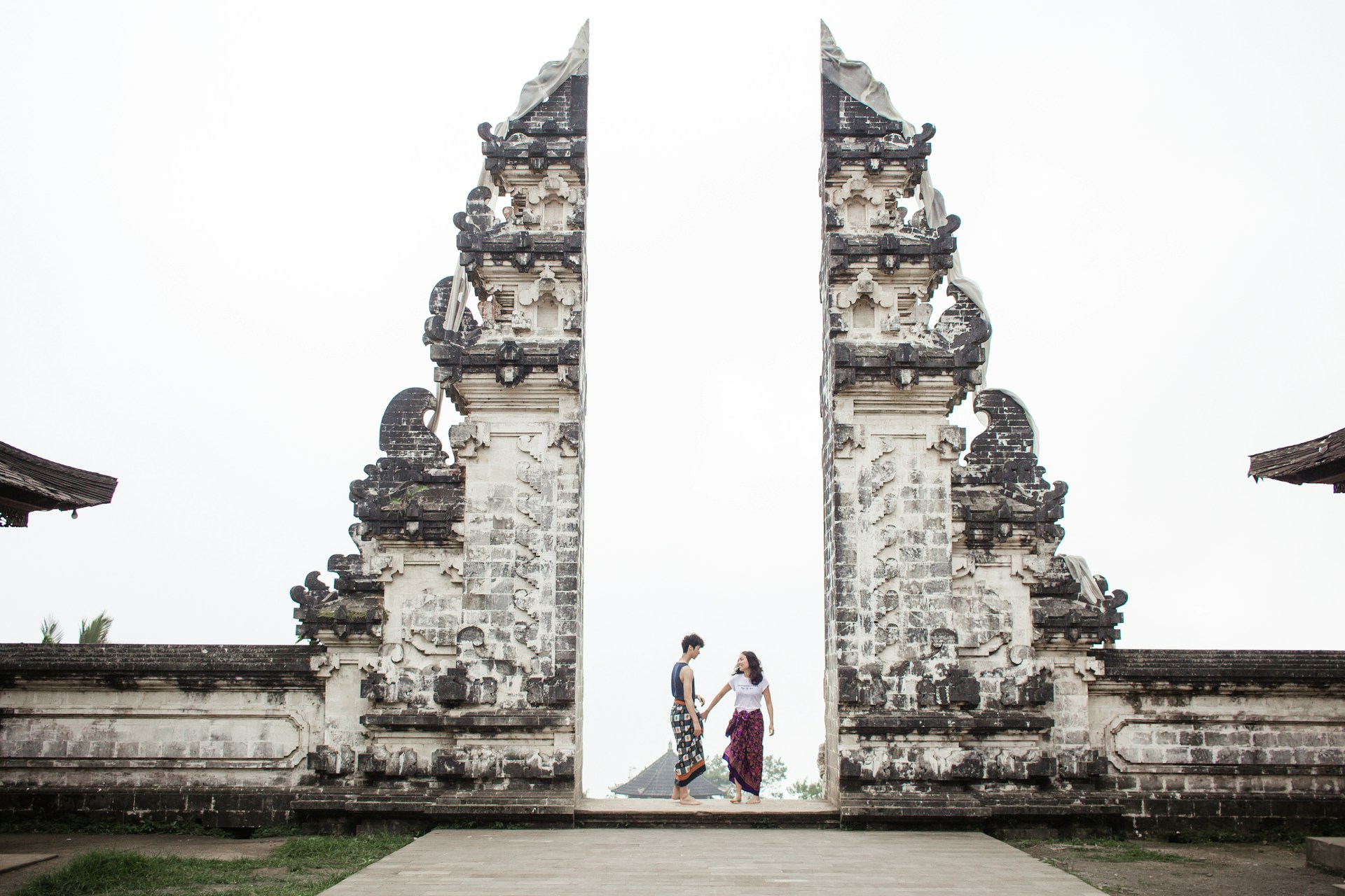 Gerbang dan taman air Bali Timur