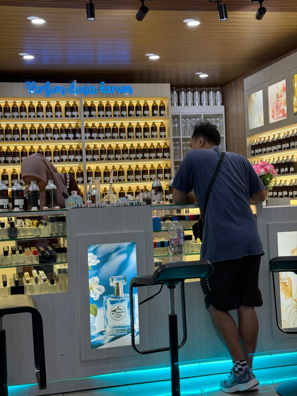 Koleksi botol parfum Dunia Harum