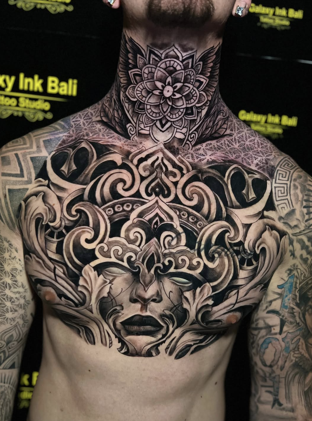 Tato simbol kultural di punggung