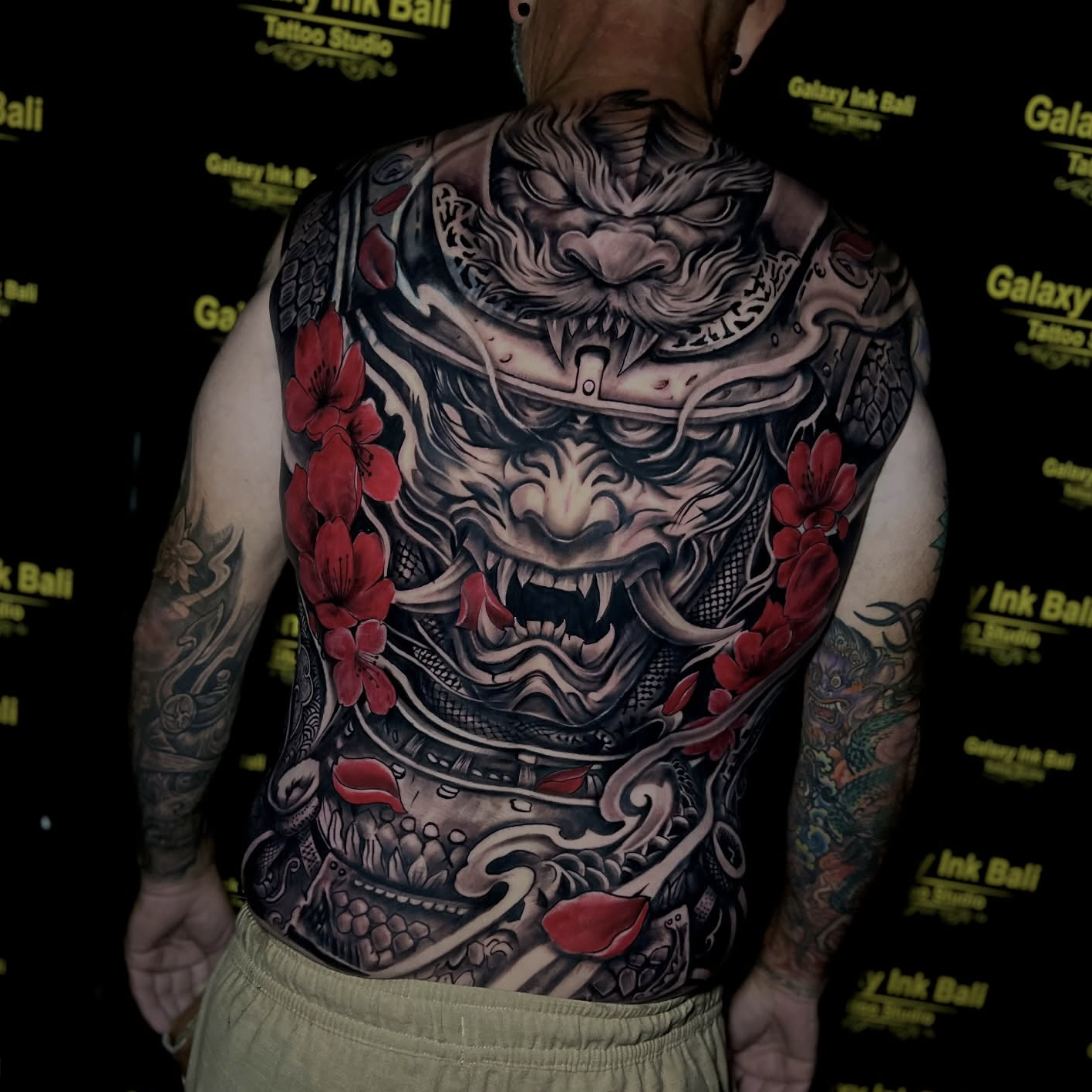 Tato bertema gelap