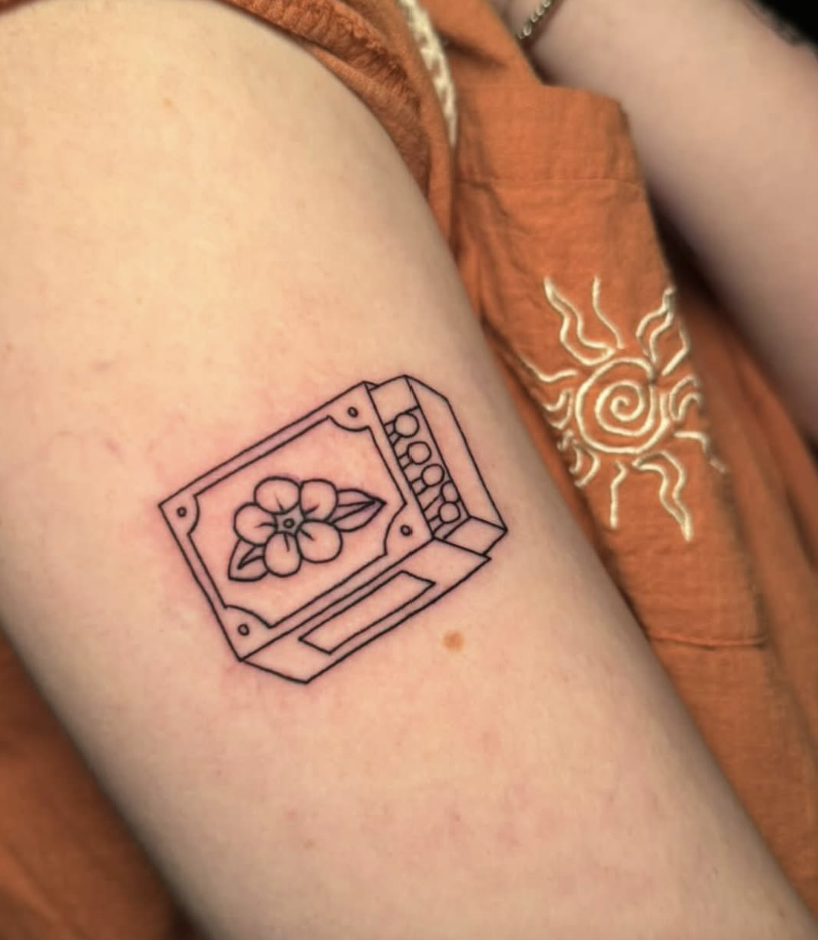 Fine line tattoo