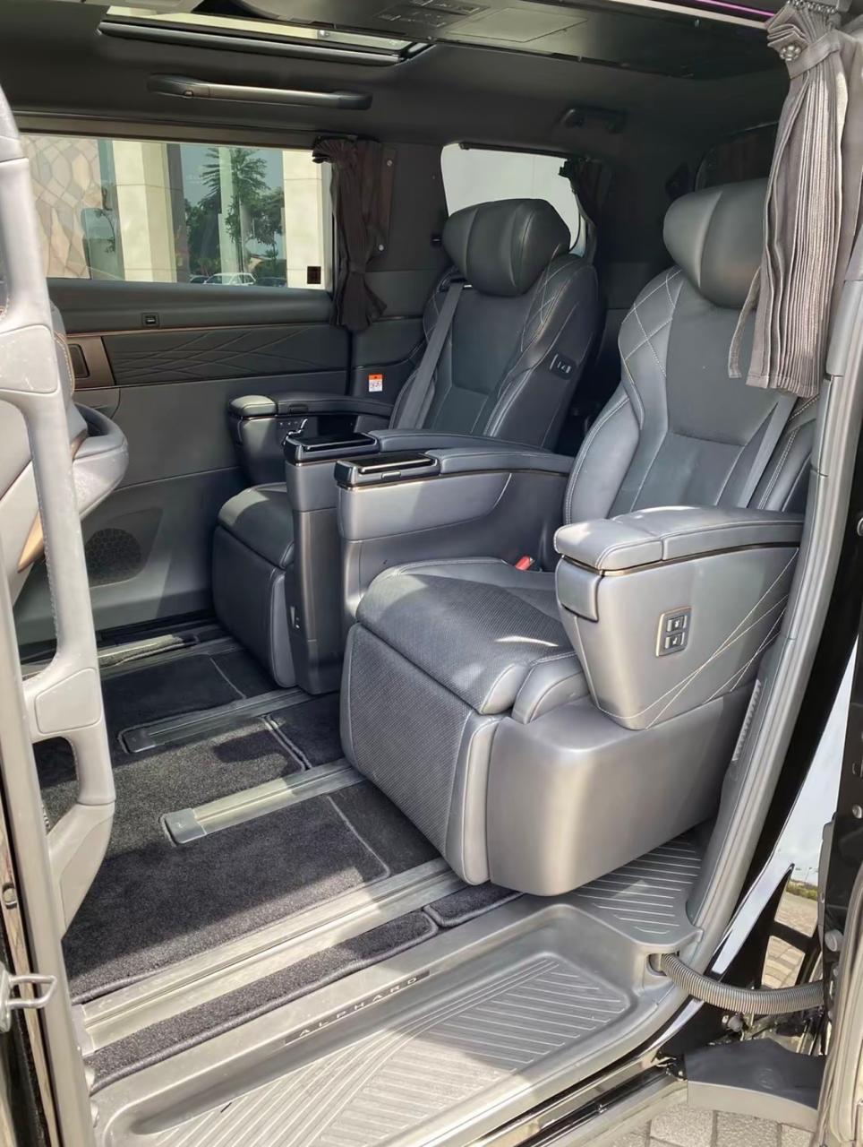 Alphard cabin