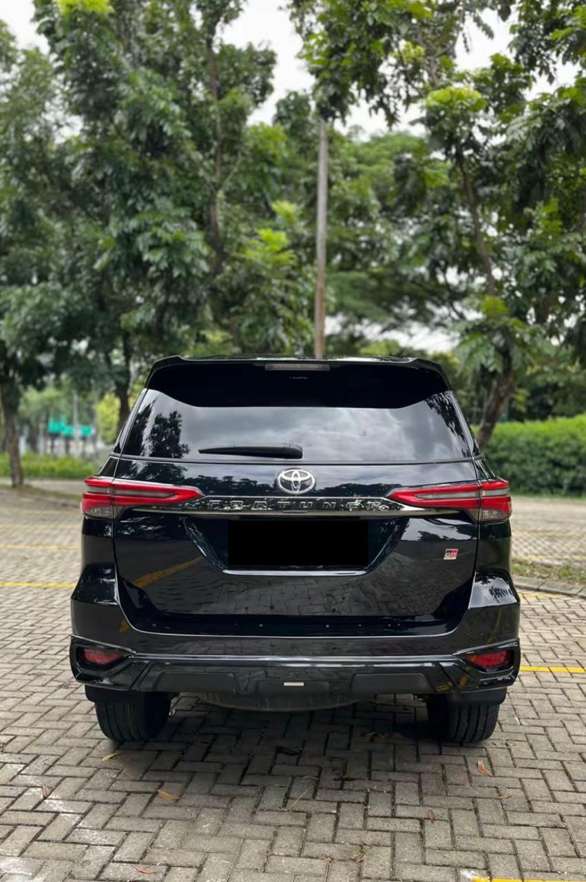 Fortuner GR exterior