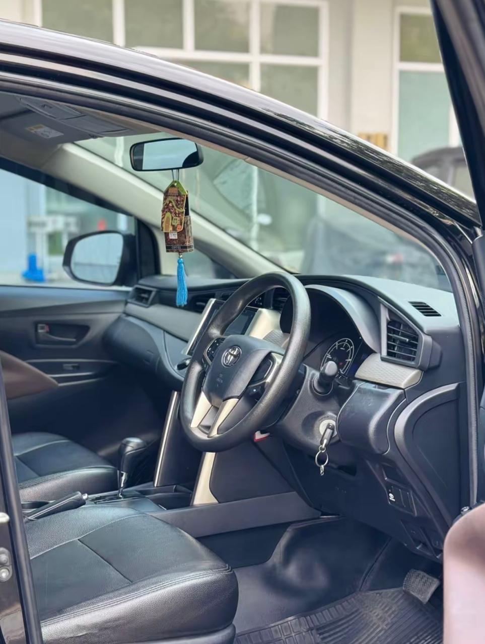 Toyota Zenix cabin
