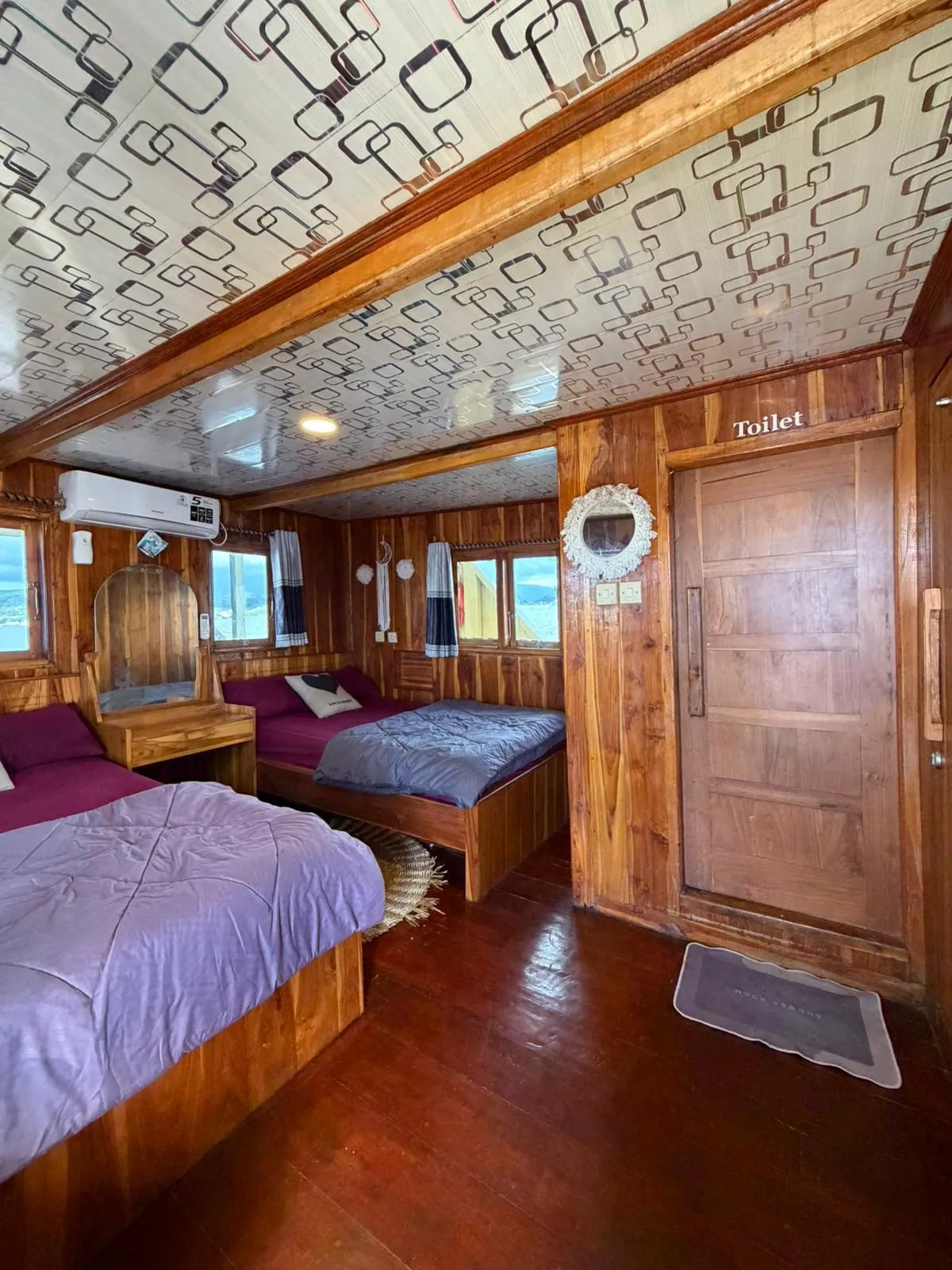 Sunset sailing on Athira Deluxe Cruise
