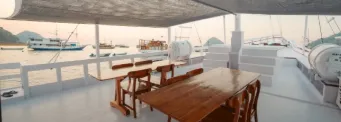 Gaisan sunset sailing