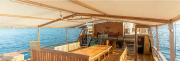 Almadira beach stop