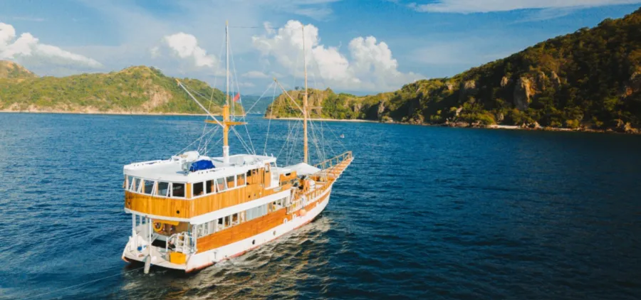 NK Jaya 1 deck on Komodo waters