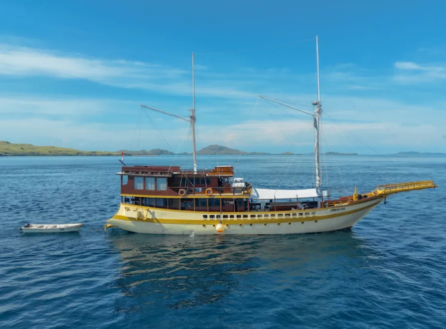 Lamborajo 2 Luxury liveaboard exterior