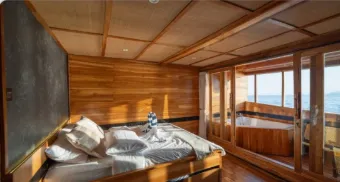 Lamborajo 3 sailing deck