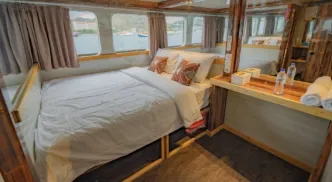 Ocean Angel sailing deck