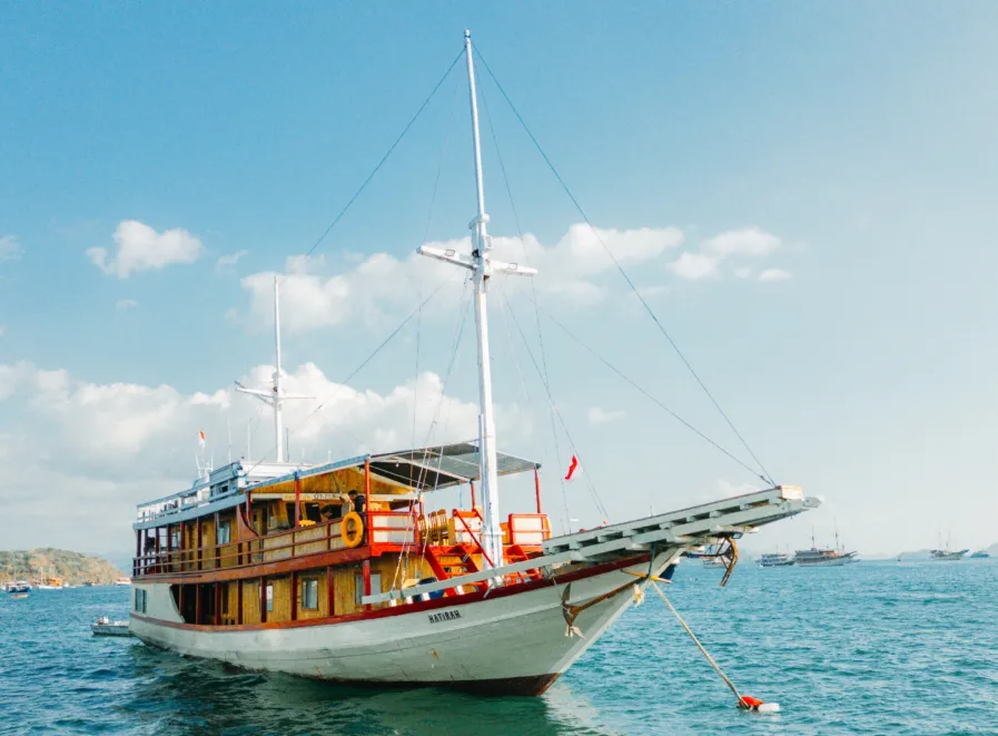 Private Yacht Komodo