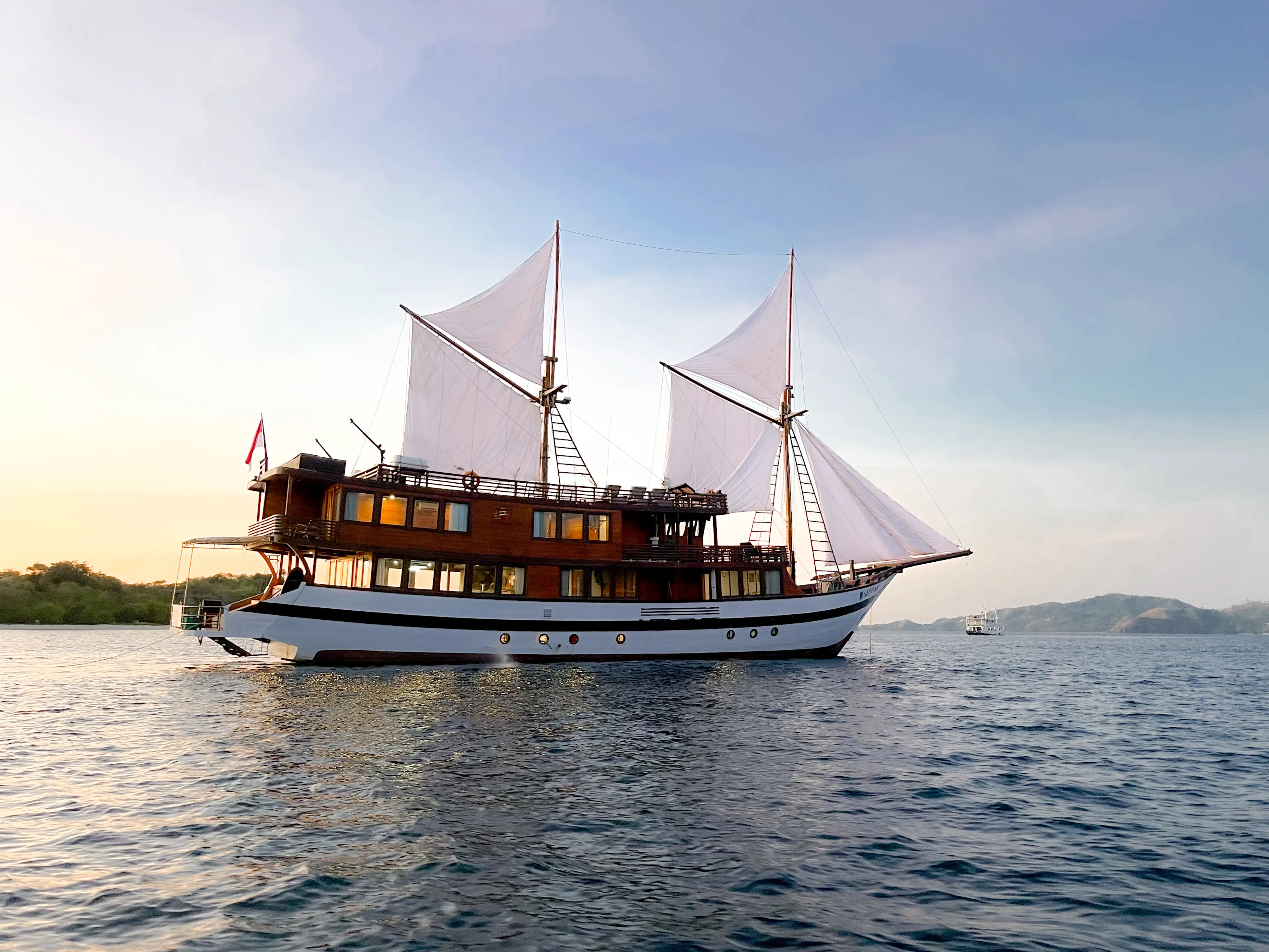 Luxury class liveaboard
