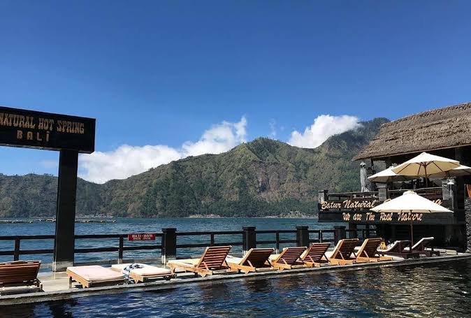 Relaxing spa waters