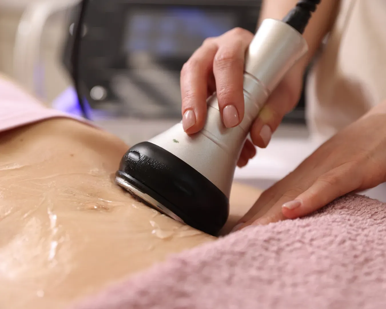 Slimming massage treatment at Atik Spa