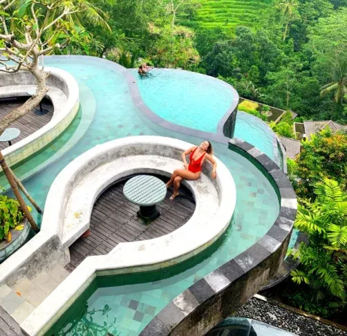 Infinity pool