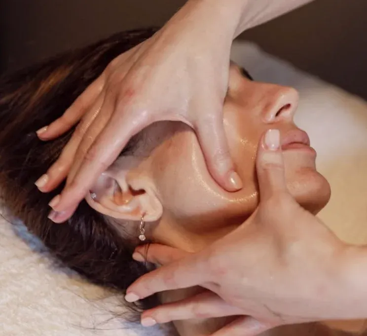 Facial Massage and Head