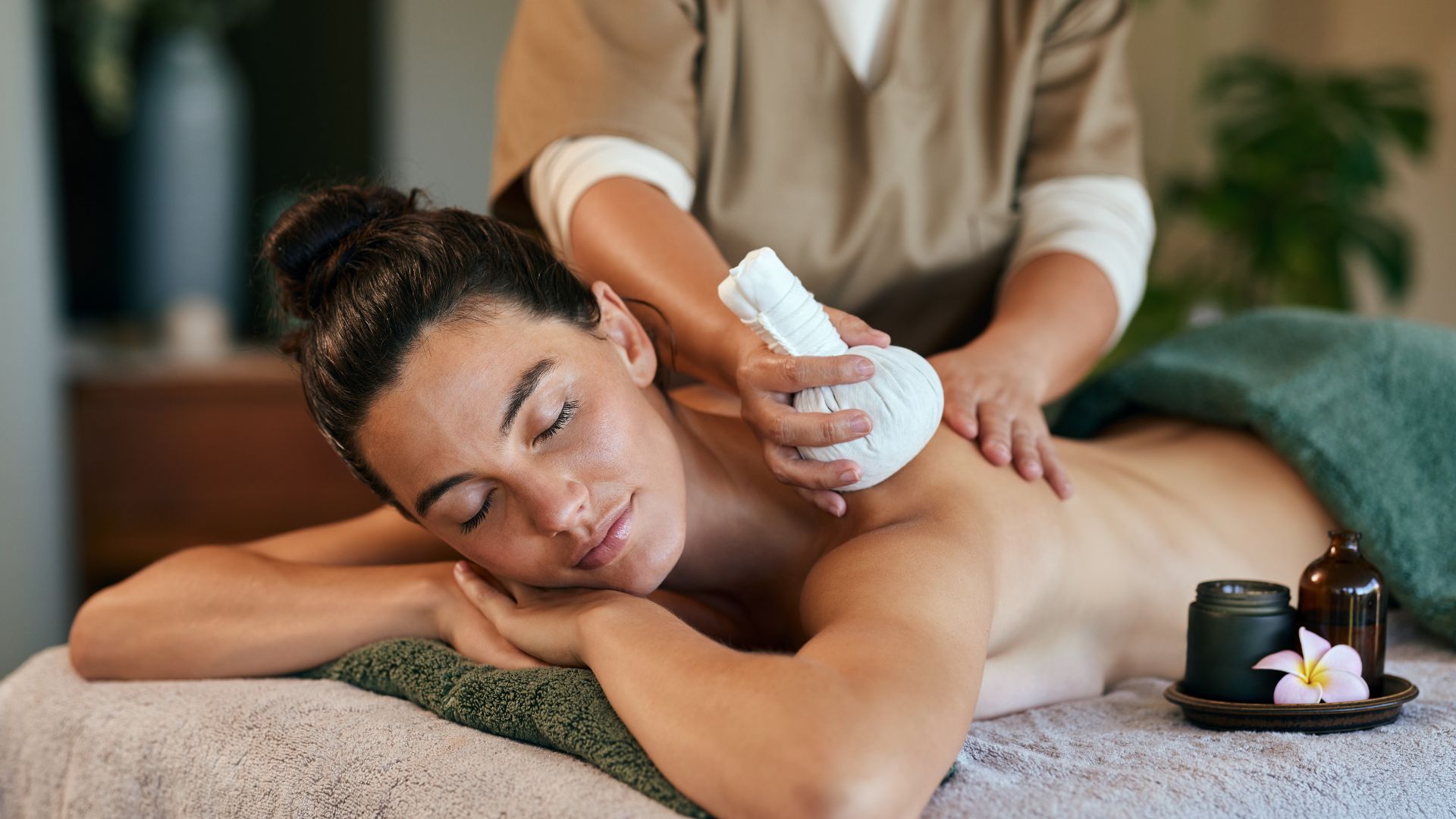 Suasana ruang perawatan spa yang tenang
