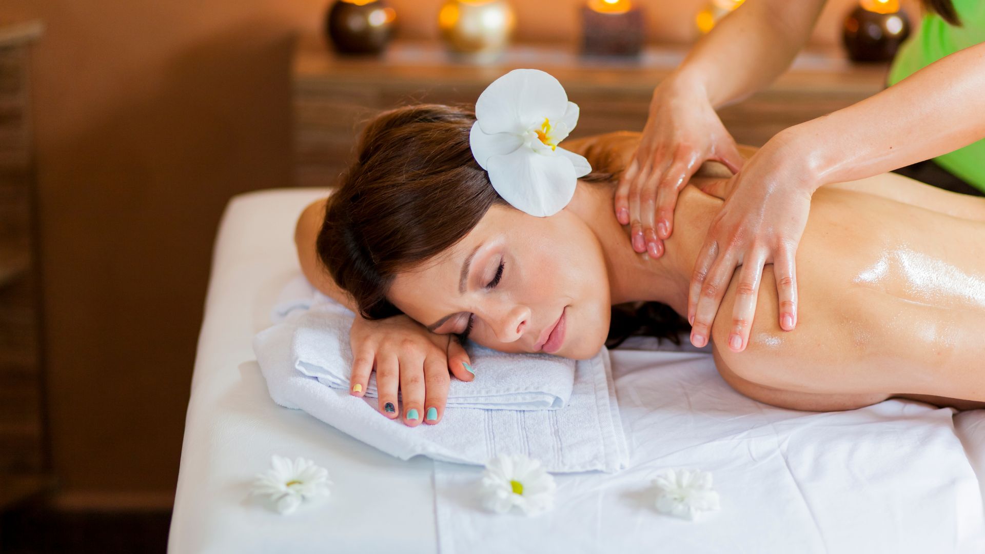 Balinese massage dengan teknik tradisional