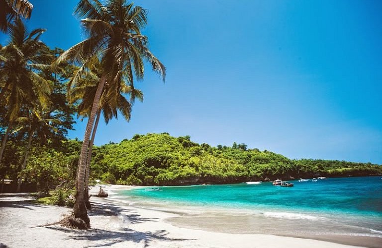 Crystal Bay beach with clear waters