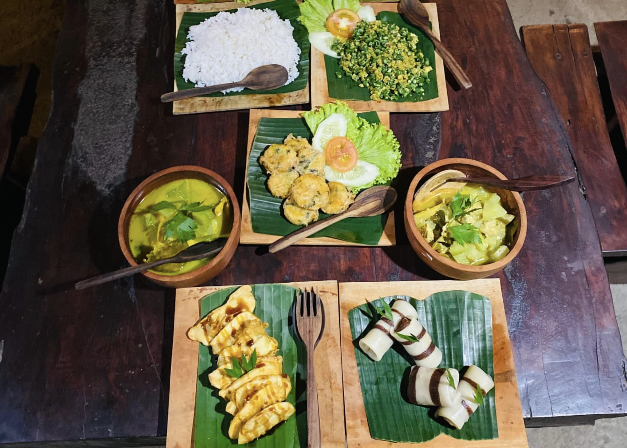 Plate of Indonesian mixed vegetables with peanut sauce