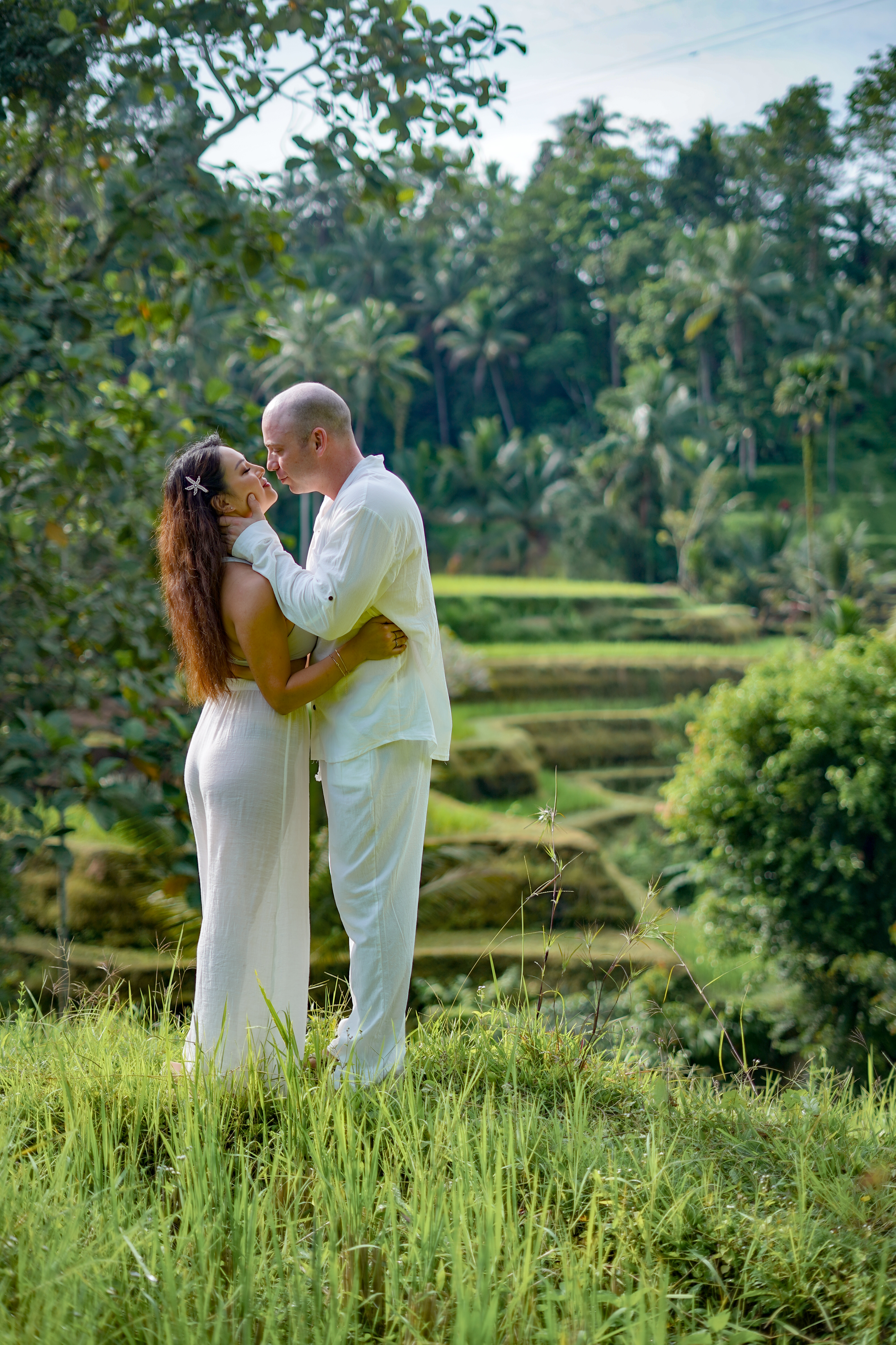 Potret perempuan dengan cahaya lembut dalam sesi portrait di Bali