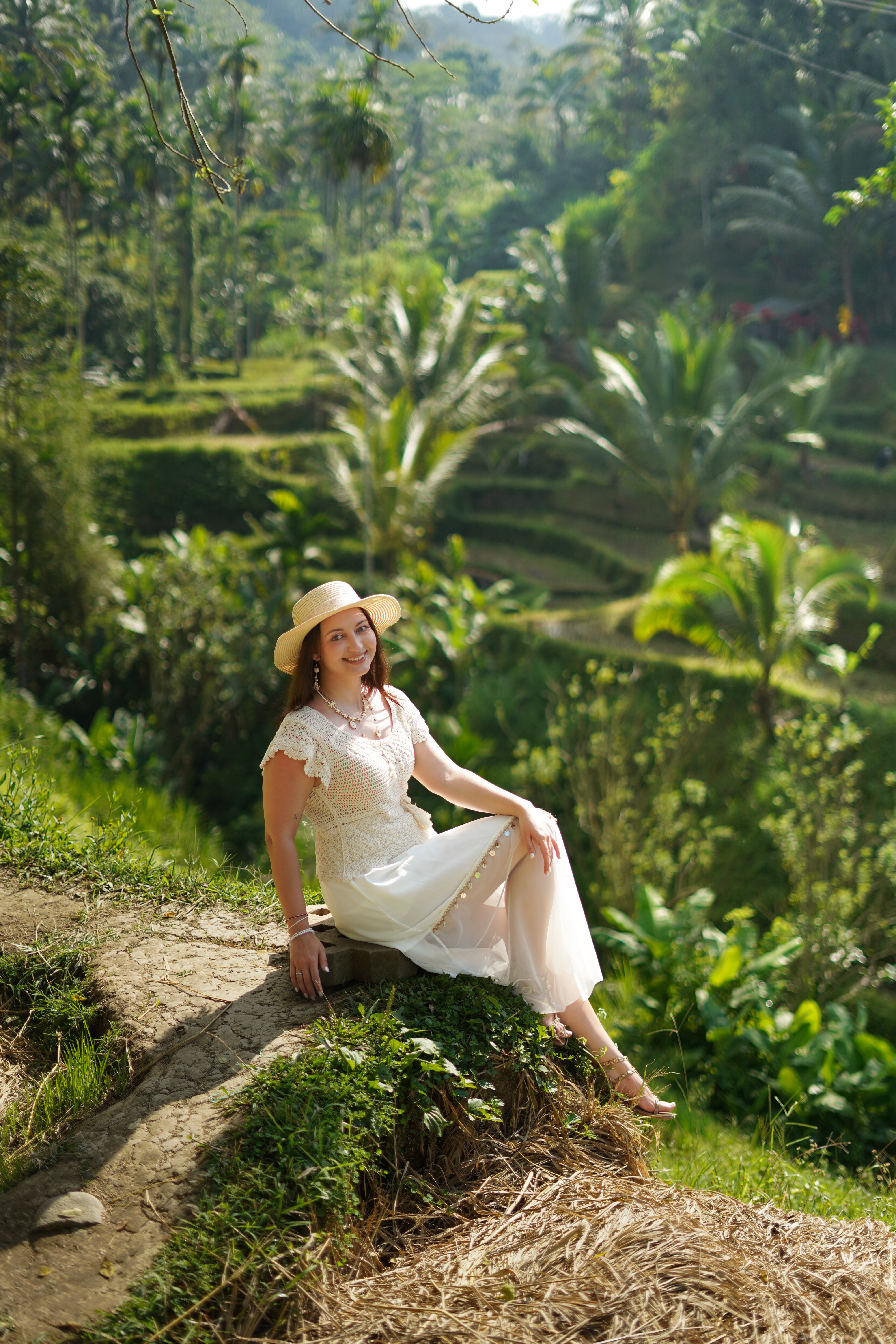 Terasering sawah hijau di Ubud sebagai latar sesi foto