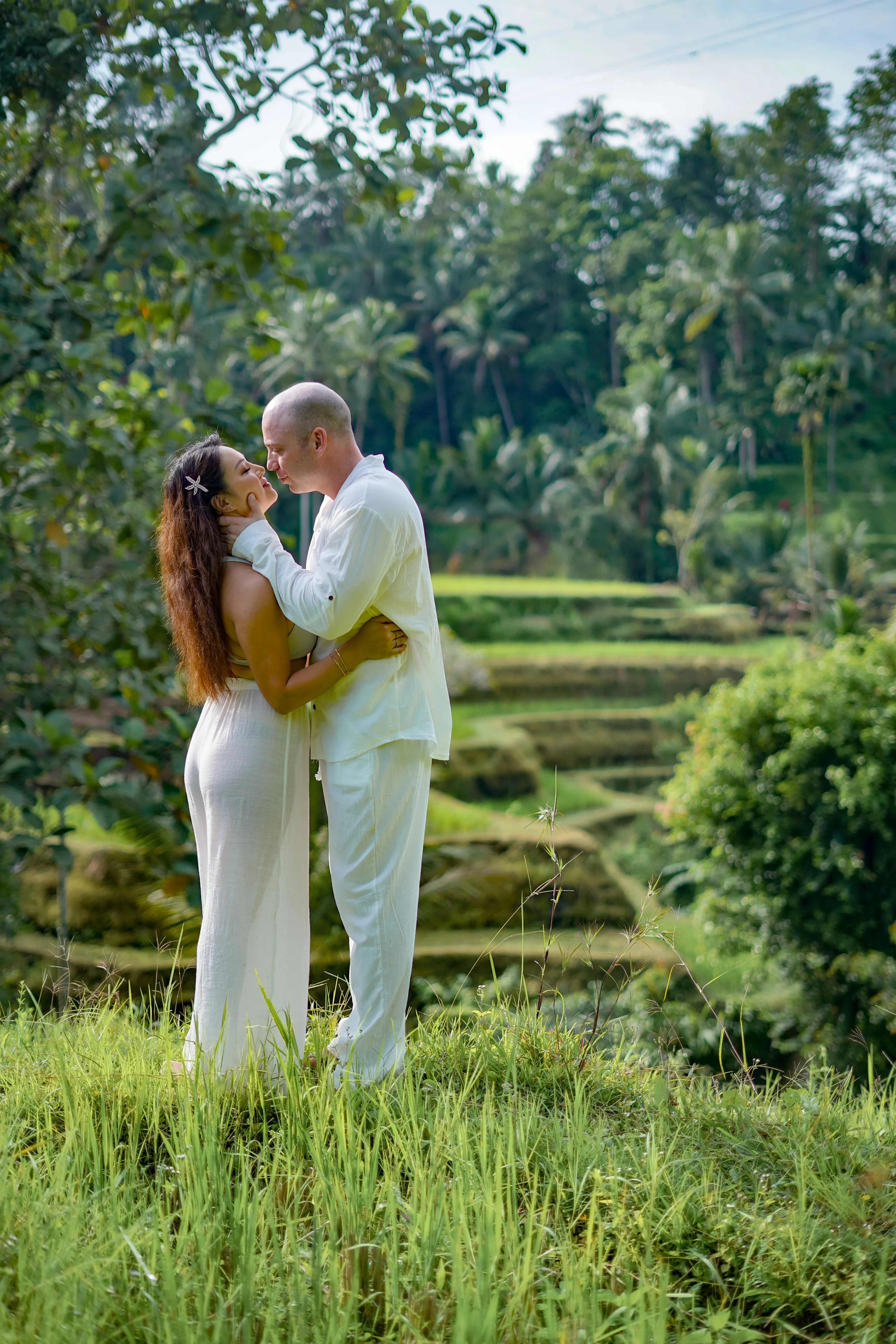 Potret perempuan dengan cahaya lembut dalam sesi portrait di Bali