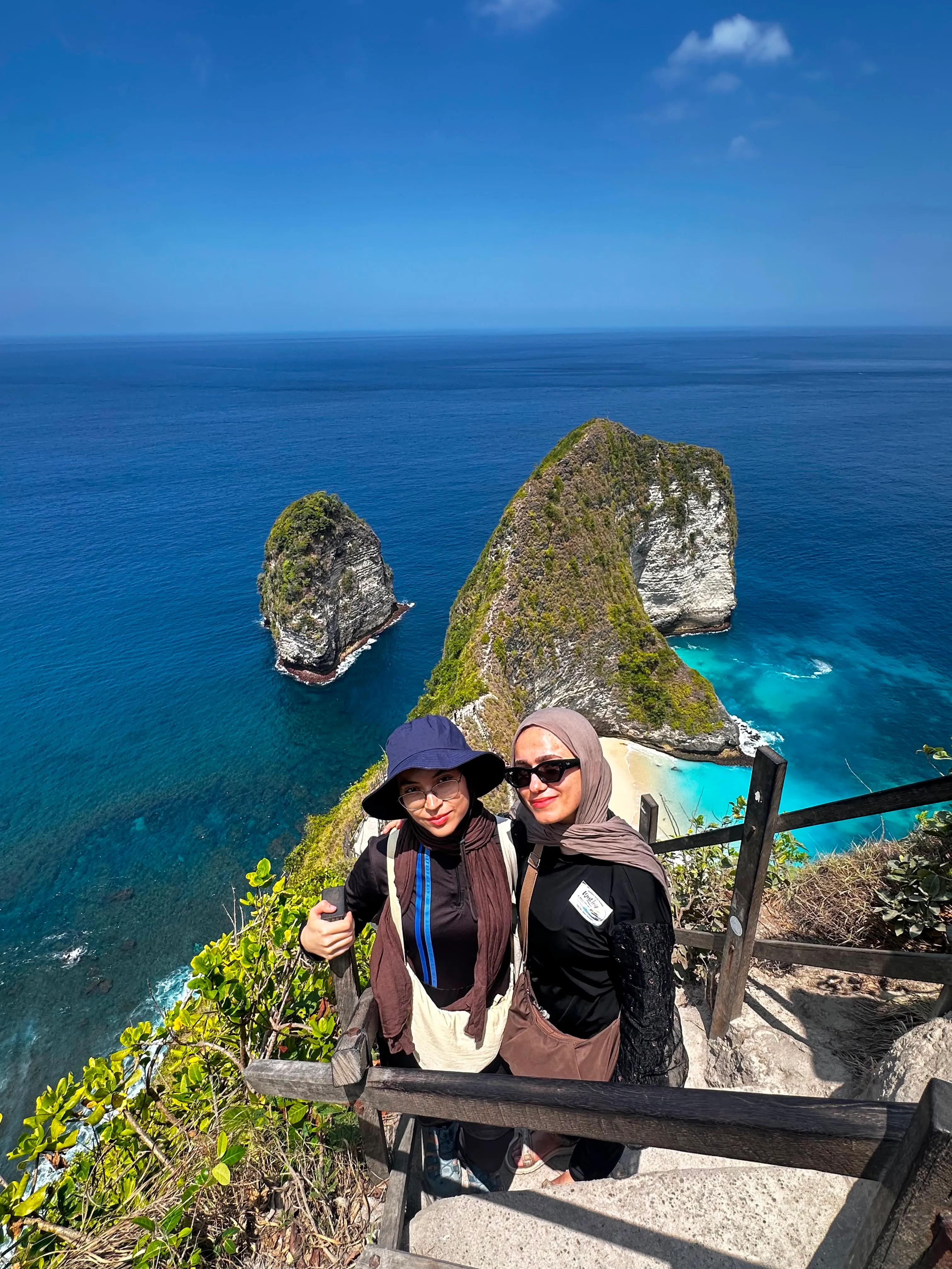 Diamond Beach Staircase - Stefano Arya Ardika Tour