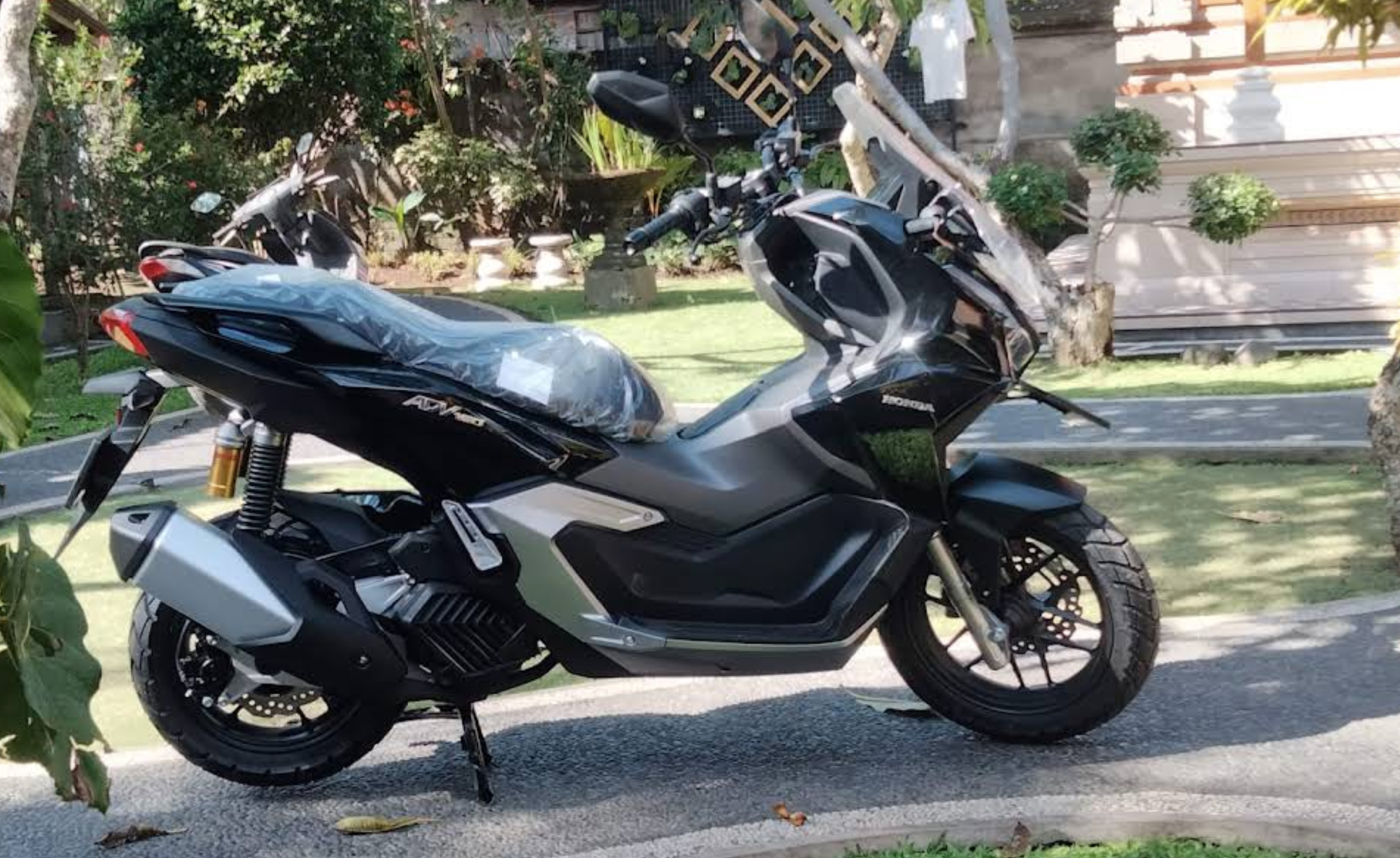 Scooter siap diantar ke pelanggan di Bali