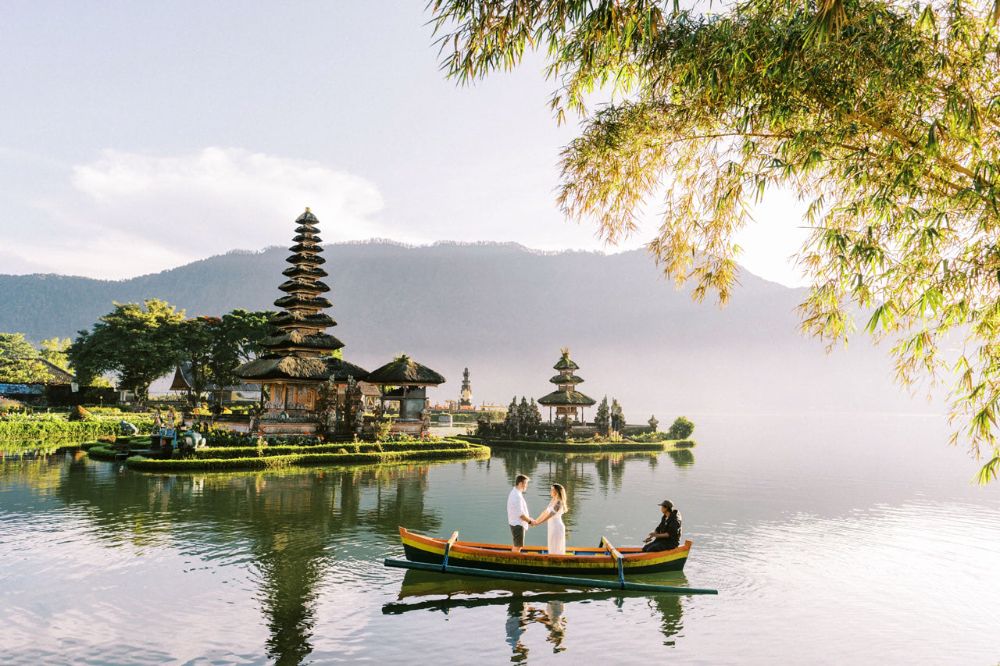 Tropical scenery along an Ubud road in Bali