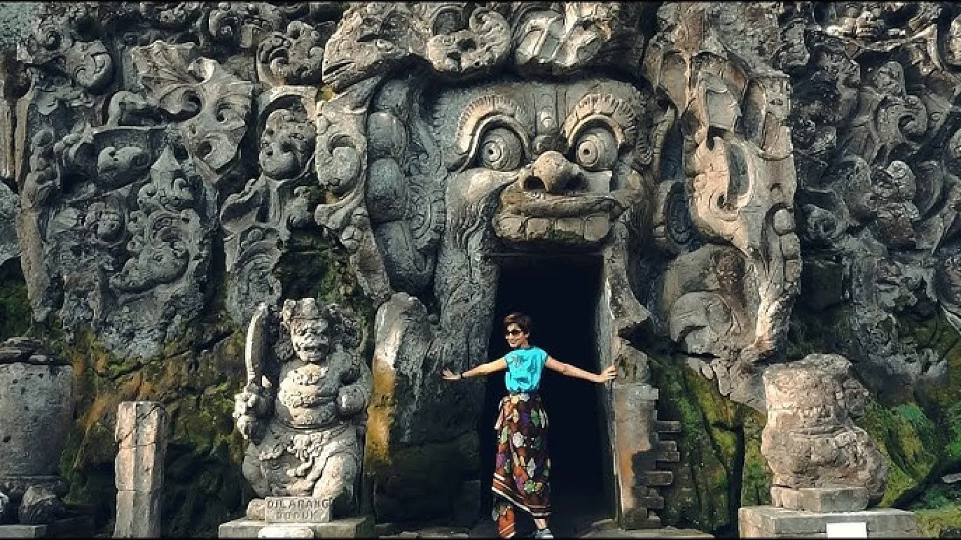 Cultural scenic escape