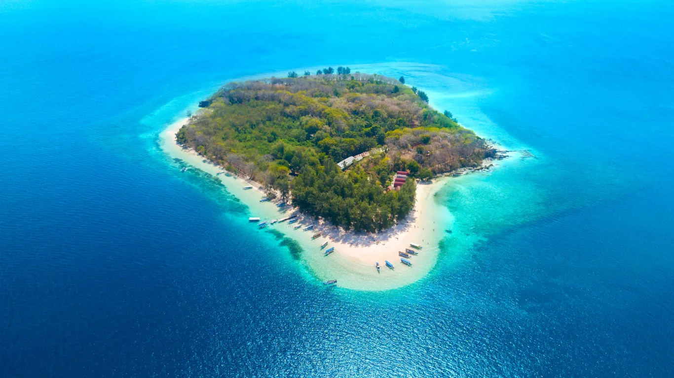 Snorkeling beach with turquoise water