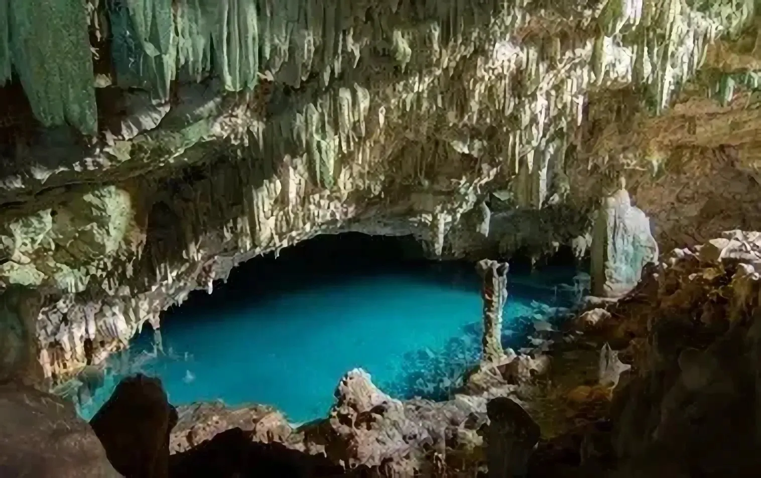 Rangko Cave pool