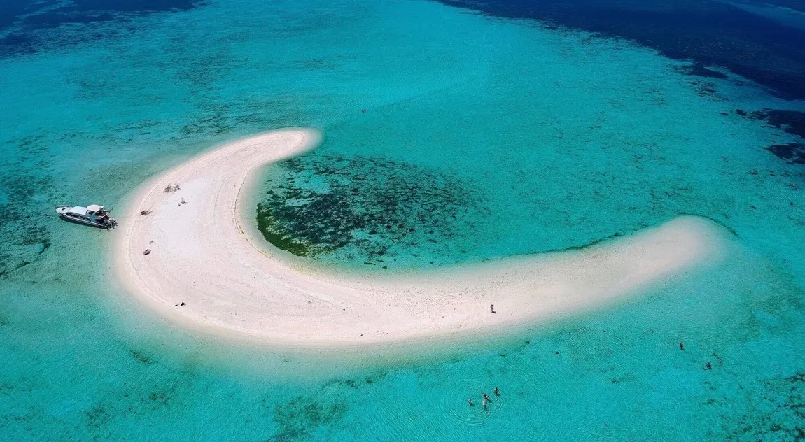 Taka Makassar sandbar