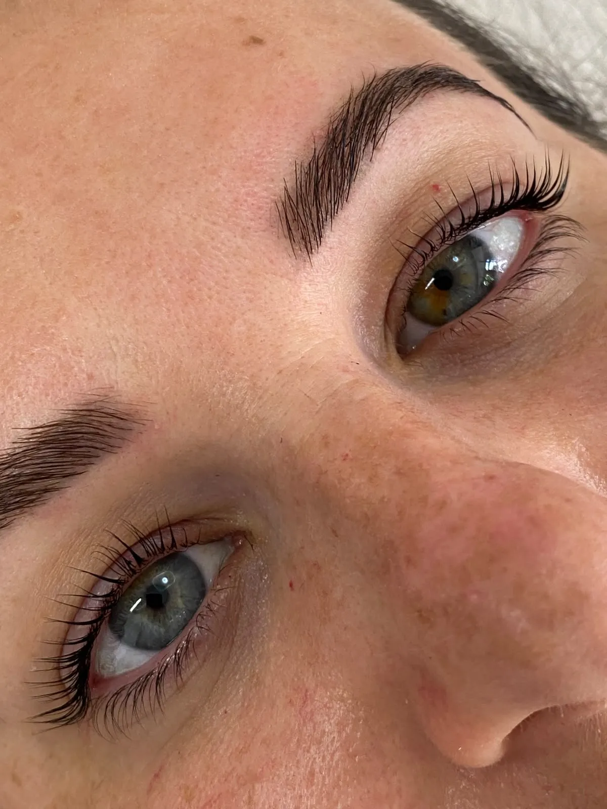 Lash extensions styling