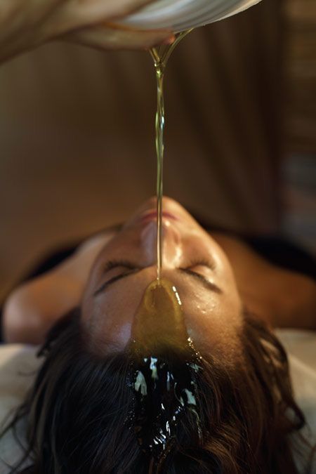 Massage oil ritual The Sister Spa