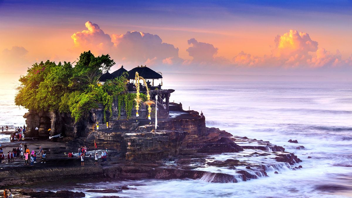 Bali Tanah Lot and Uluwatu Tour