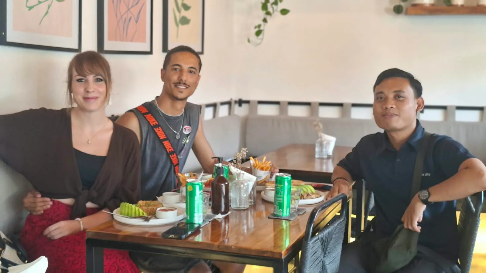 Guests dining with Ubud Bali Melali