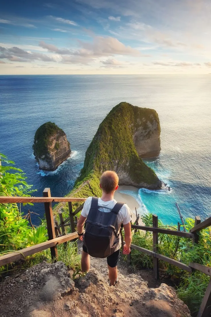 Nusa Penida travel guide beaches snorkeling viewpoints