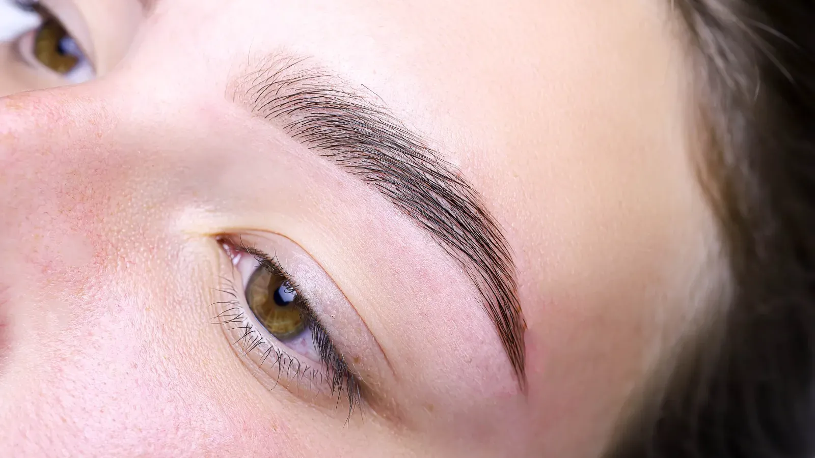Eyebrow waxing at home in Bali