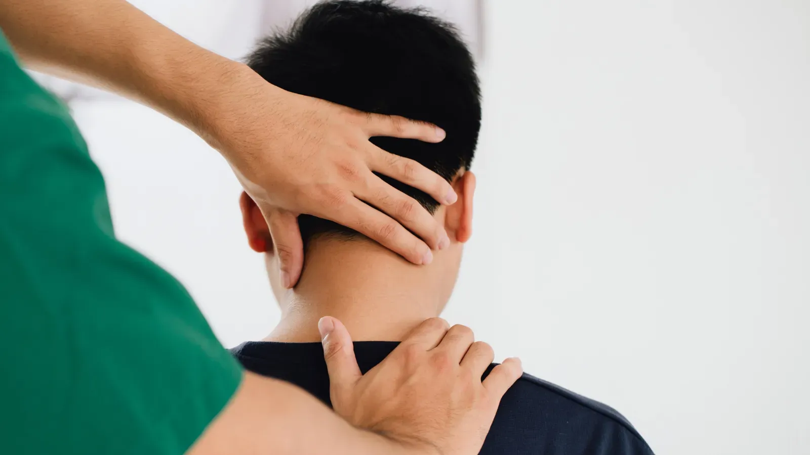 Head and shoulder massage at home in Bali