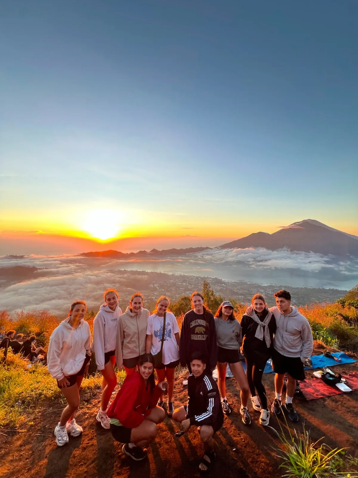 Matahari Terbit di Atas Kaldera Gunung Batur